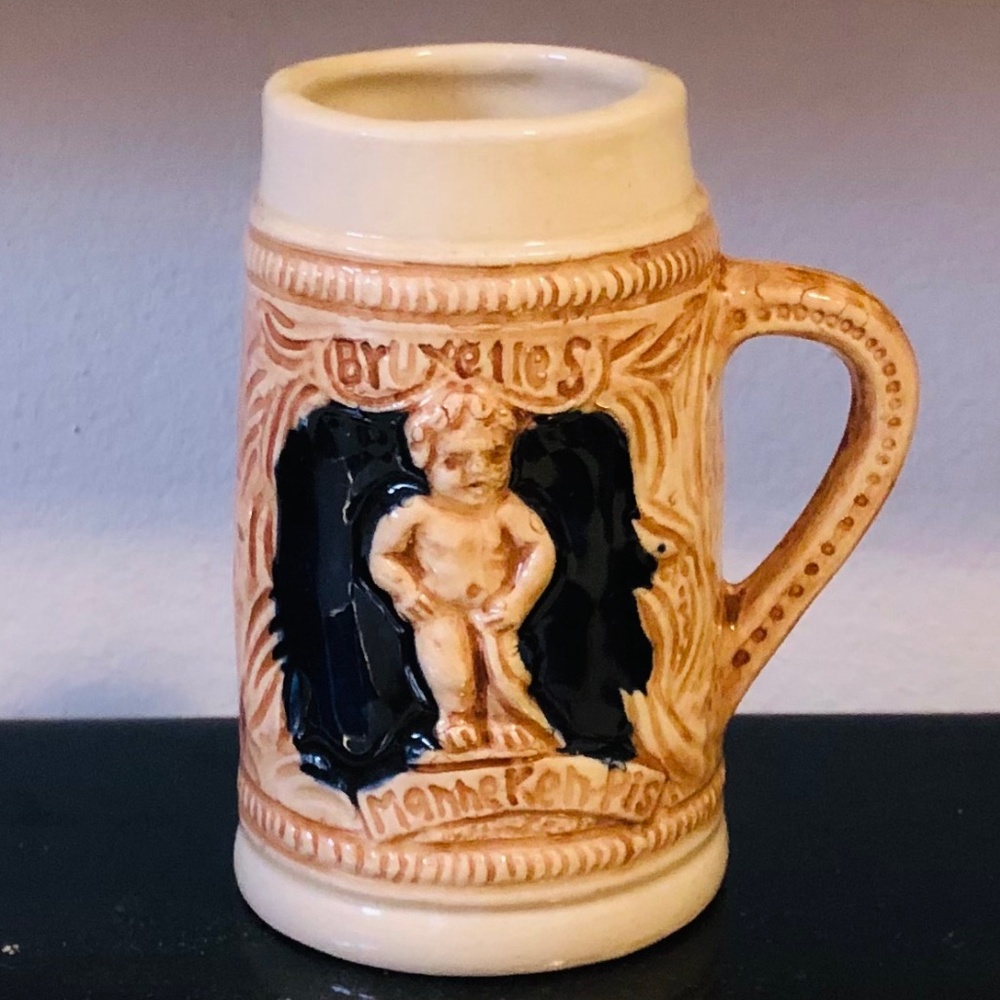 Belgian Vintage Mini Manneken Pis-Hotel de Ville Bruxelles Mug